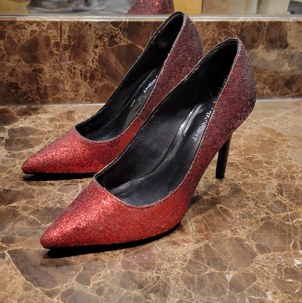 Fioni Night Ombre Red Glitter Heels Size 8.5